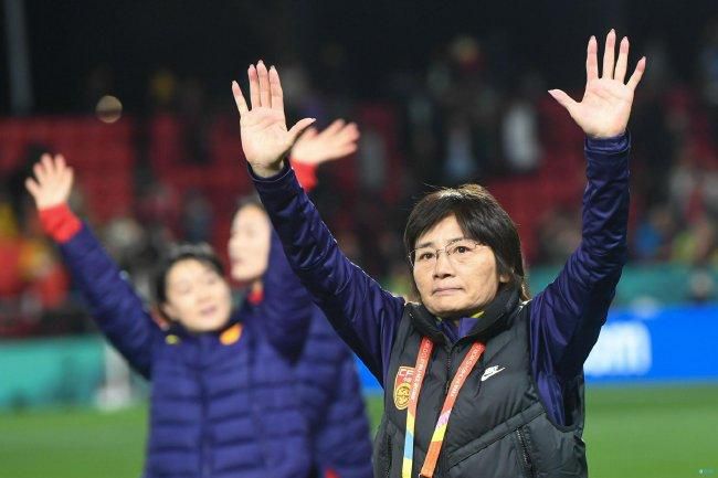 女生裸图